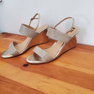 Badgley Mischka Gold Metallic Wedges Size 8
